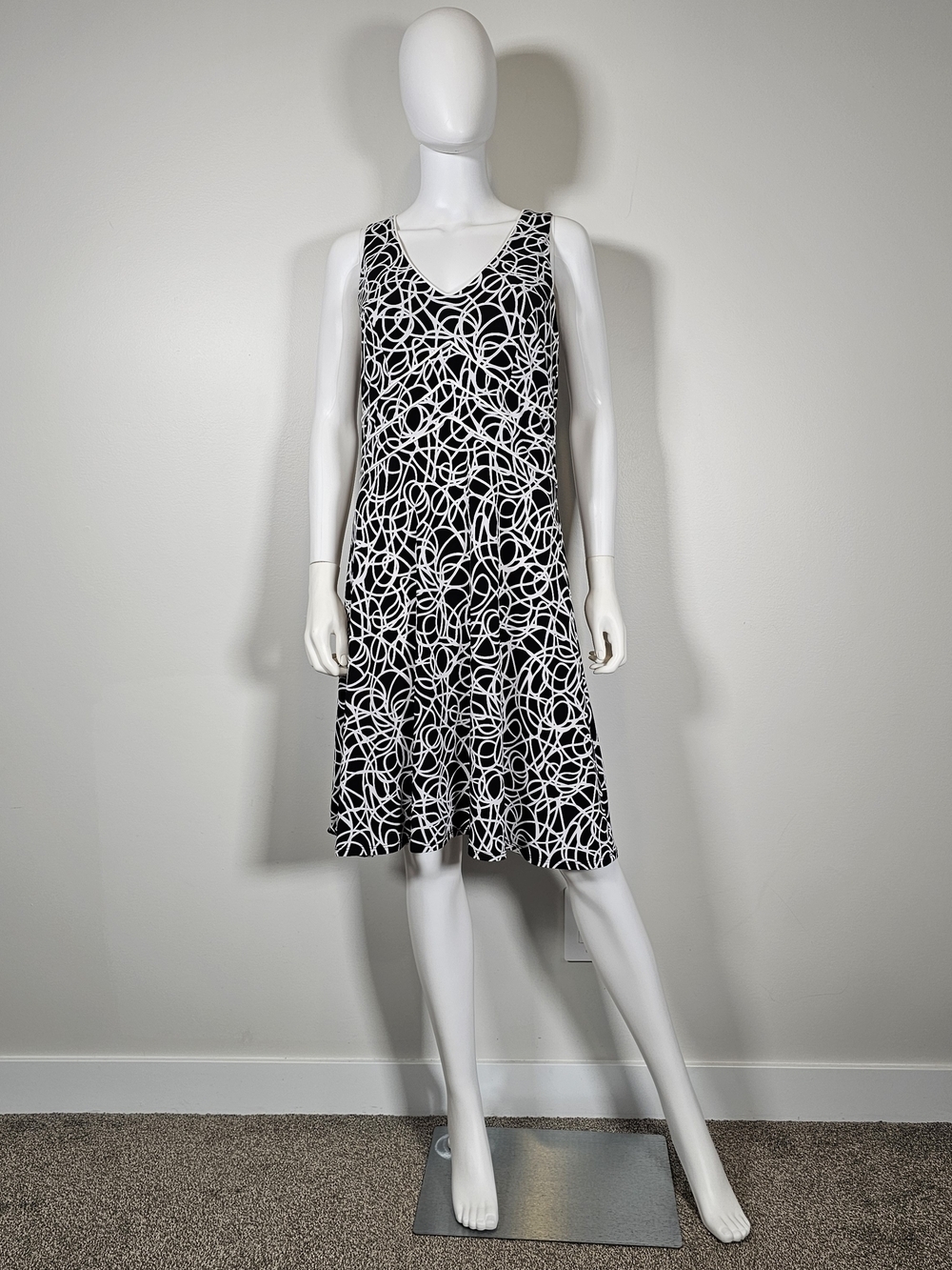 Frank Lyman Design Black & White V-Neck Sleeveless A-Line Dress Sz 12